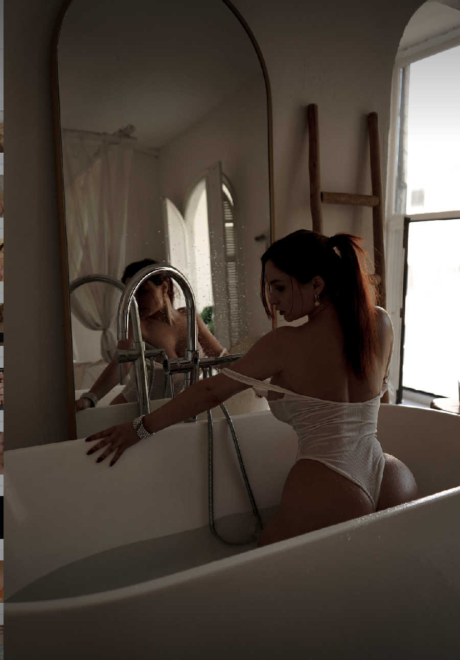 A playful frame from Miranda Faith nude — online in Sao Jose do Rio Preto