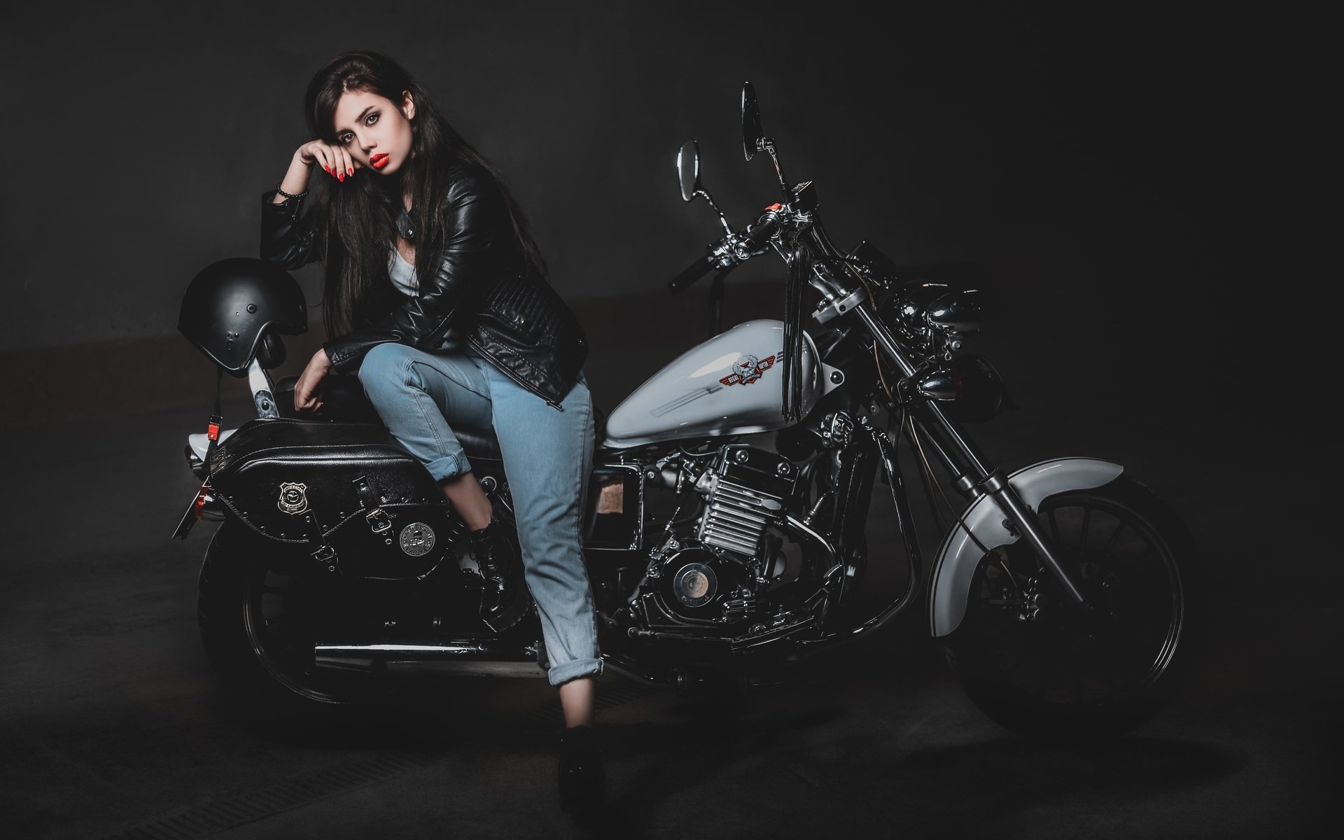 Biker girls: style and drive in Sao Jose do Rio Preto