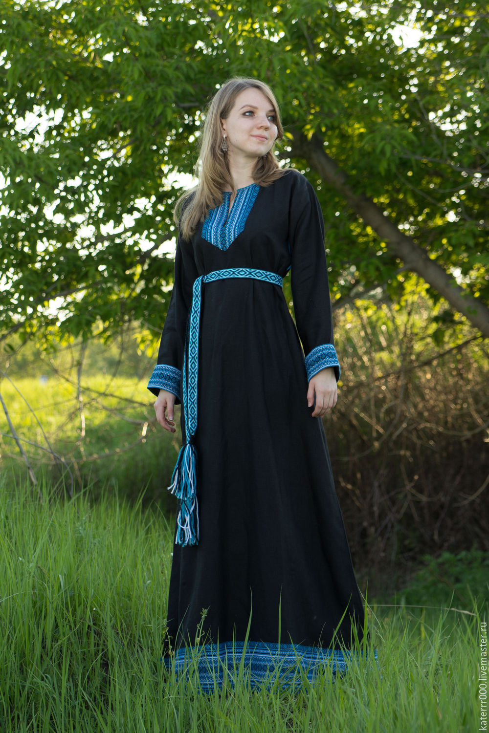Women in Slavic costumes in Sao Jose do Rio Preto